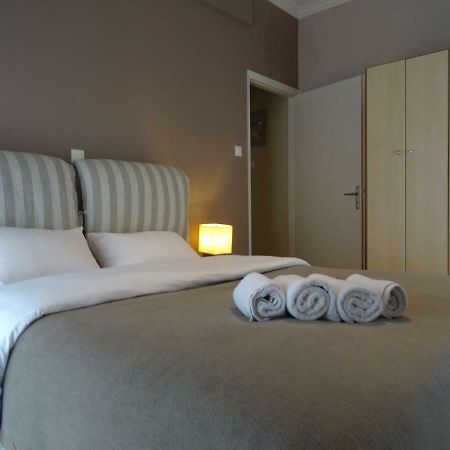 Chic Central Apartment In Evangelismos Metro Station Athen Exterior foto