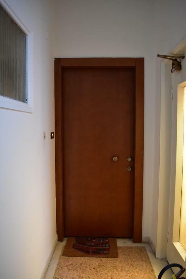 Chic Central Apartment In Evangelismos Metro Station Athen Exterior foto