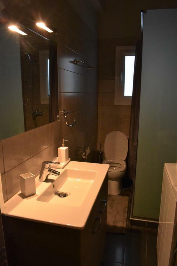 Chic Central Apartment In Evangelismos Metro Station Athen Exterior foto