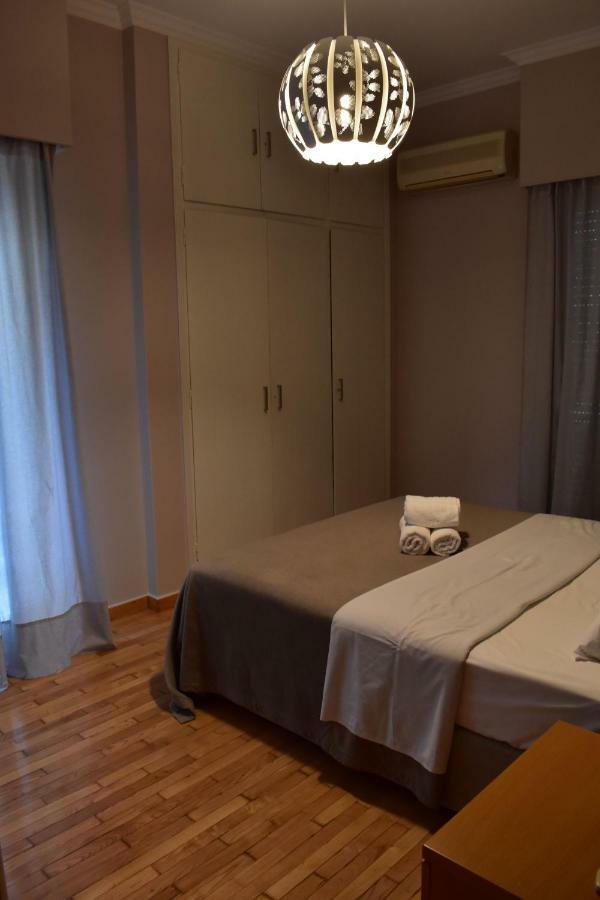 Chic Central Apartment In Evangelismos Metro Station Athen Exterior foto