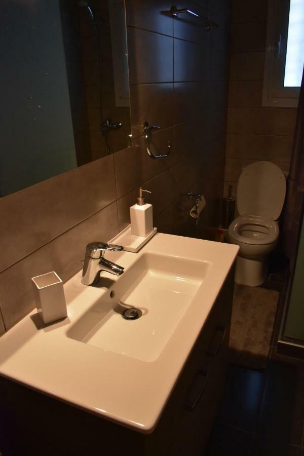 Chic Central Apartment In Evangelismos Metro Station Athen Exterior foto
