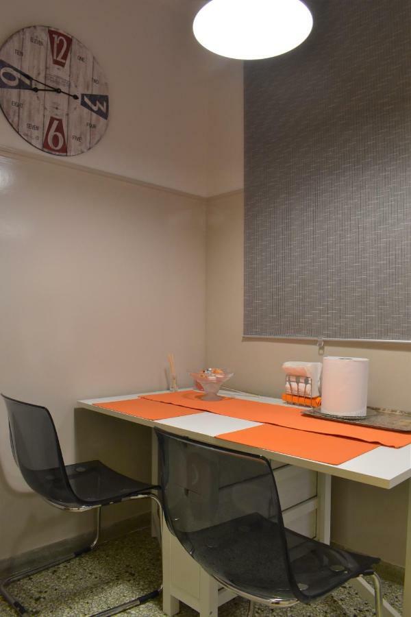 Chic Central Apartment In Evangelismos Metro Station Athen Exterior foto