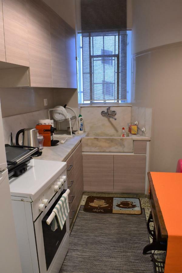 Chic Central Apartment In Evangelismos Metro Station Athen Exterior foto