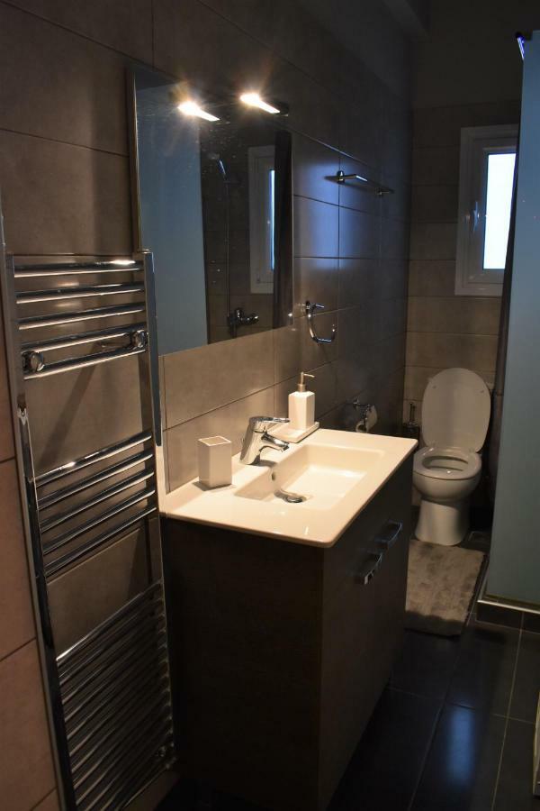 Chic Central Apartment In Evangelismos Metro Station Athen Exterior foto