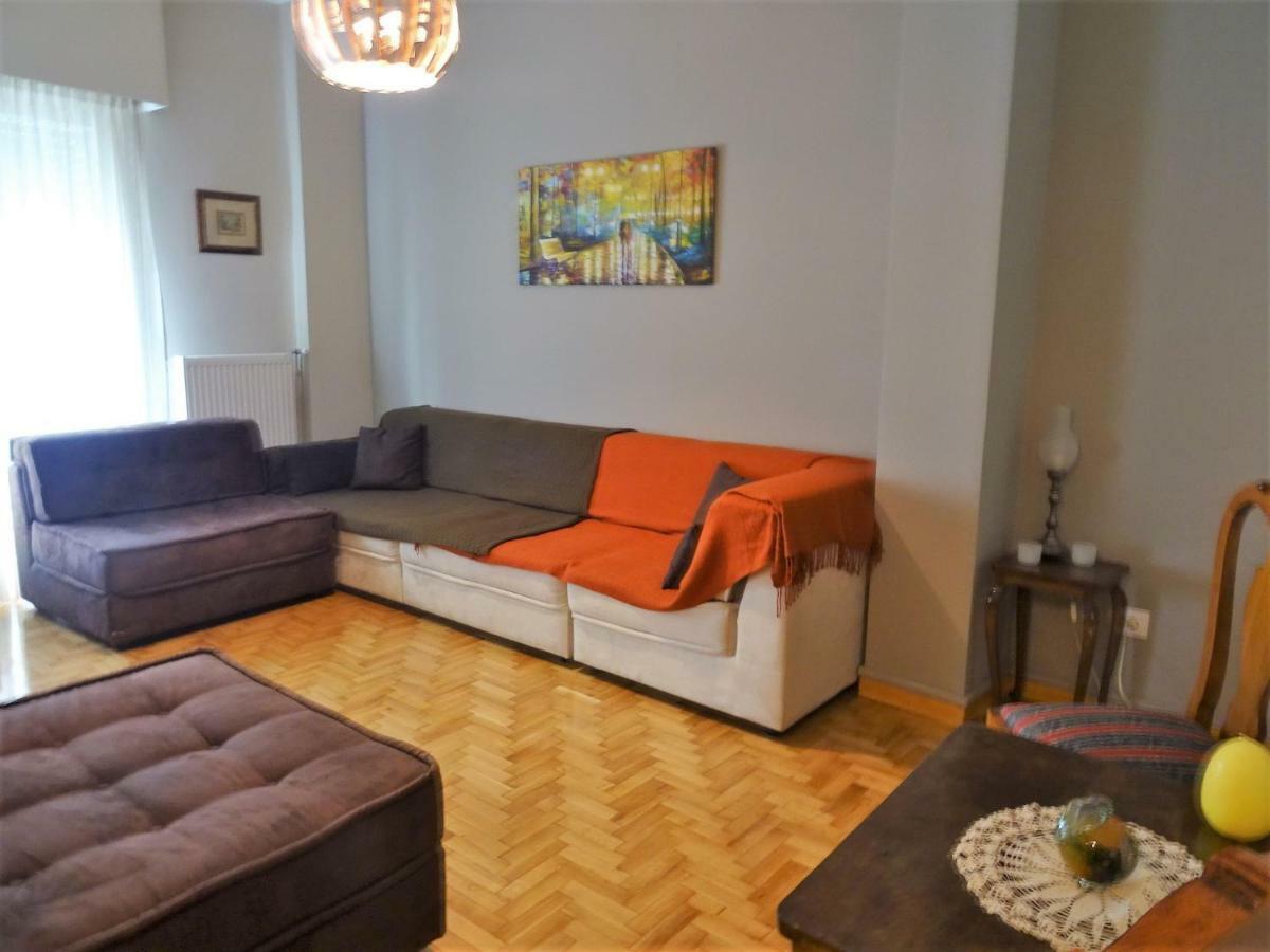 Chic Central Apartment In Evangelismos Metro Station Athen Exterior foto