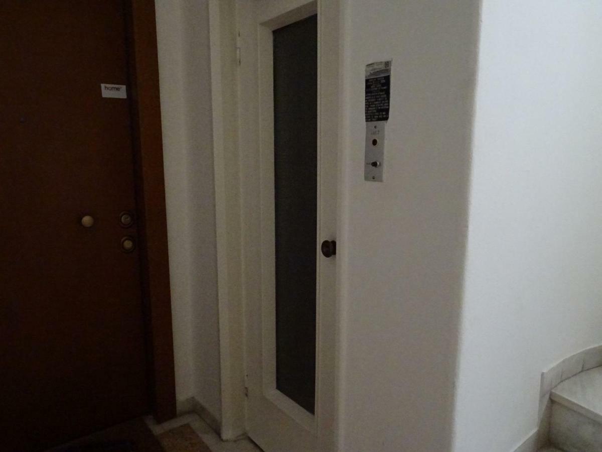 Chic Central Apartment In Evangelismos Metro Station Athen Exterior foto