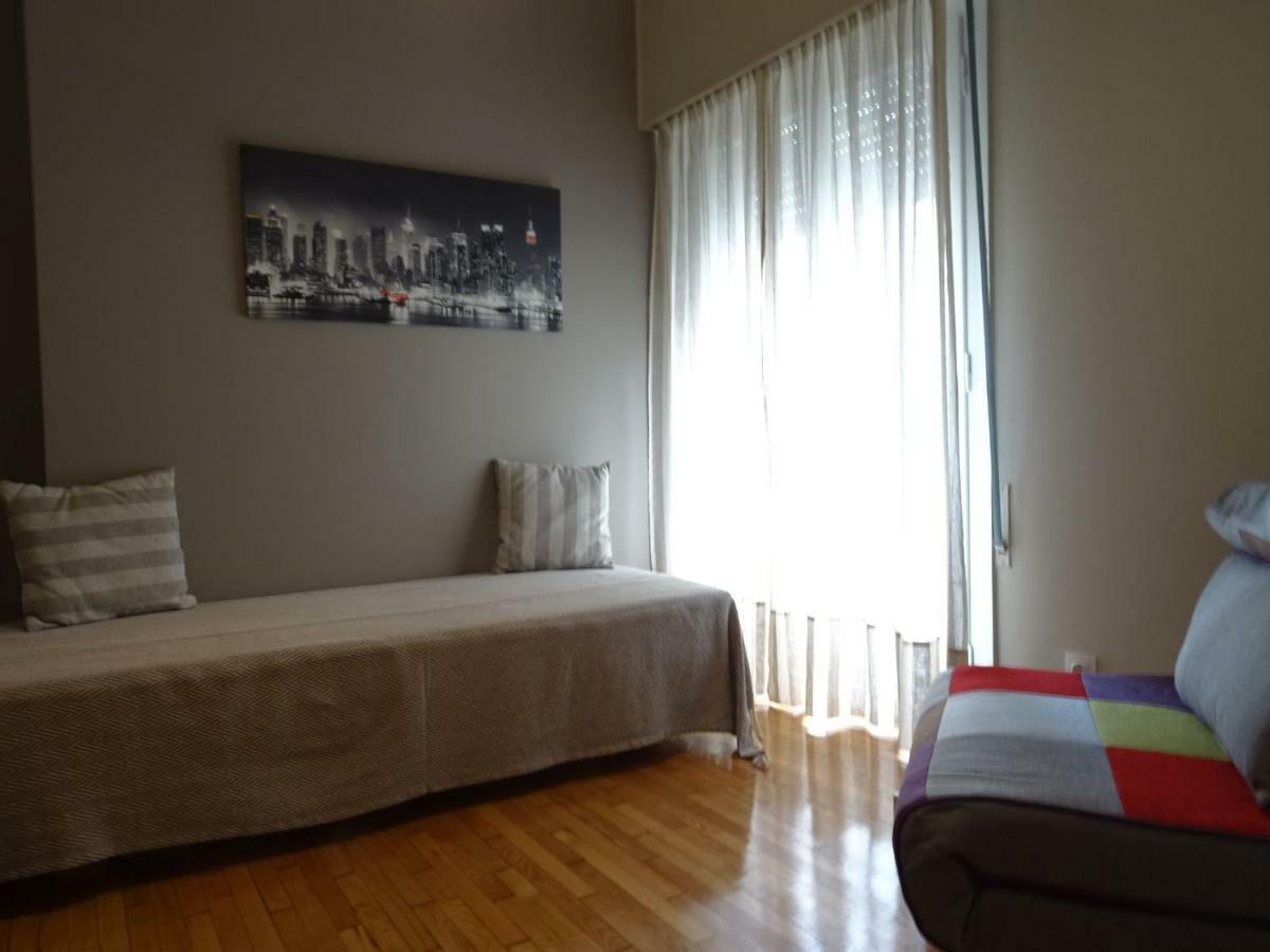Chic Central Apartment In Evangelismos Metro Station Athen Exterior foto