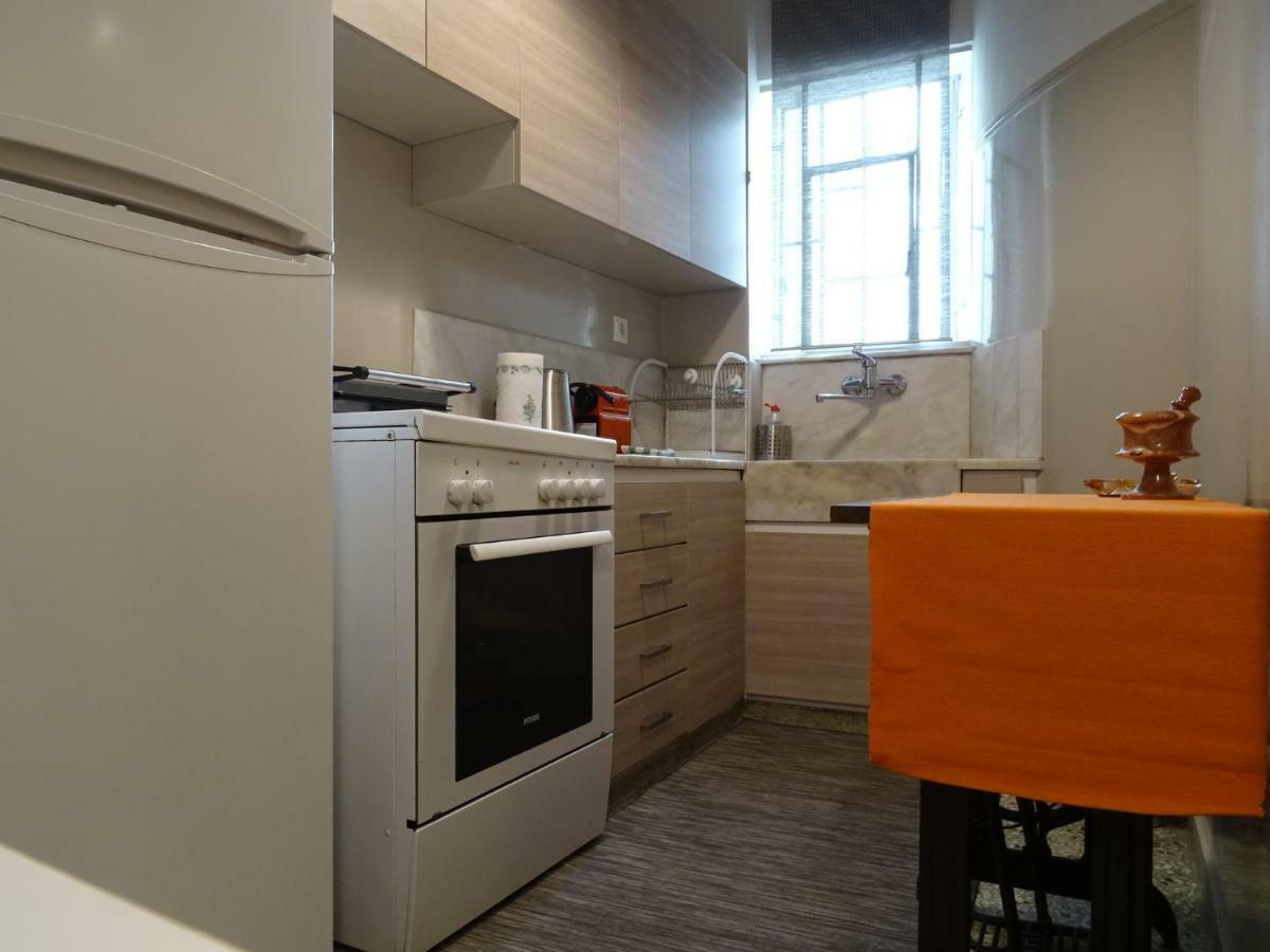 Chic Central Apartment In Evangelismos Metro Station Athen Exterior foto